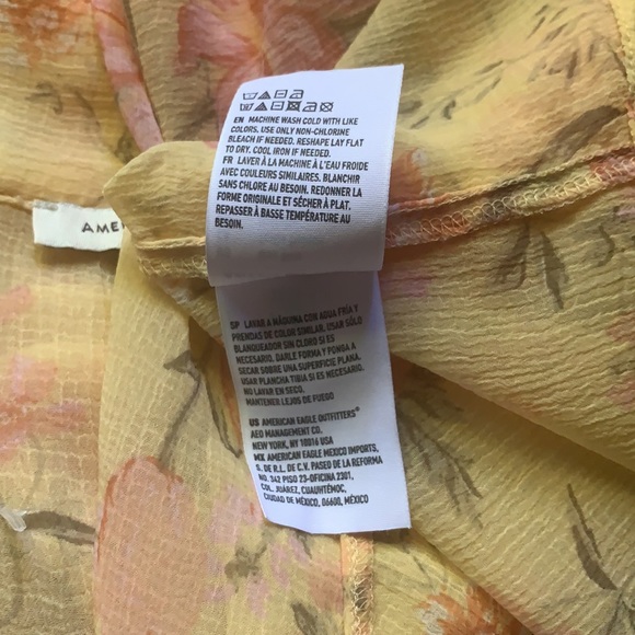 American Eagle Floral Print Over Size Kimono - Picture 9 of 10